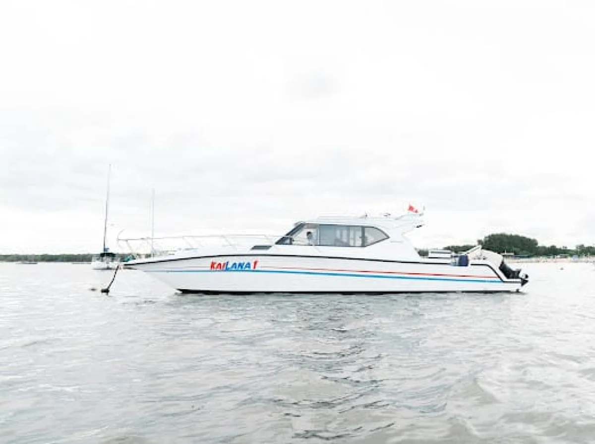 Premium Private Boat + Land Tour Package